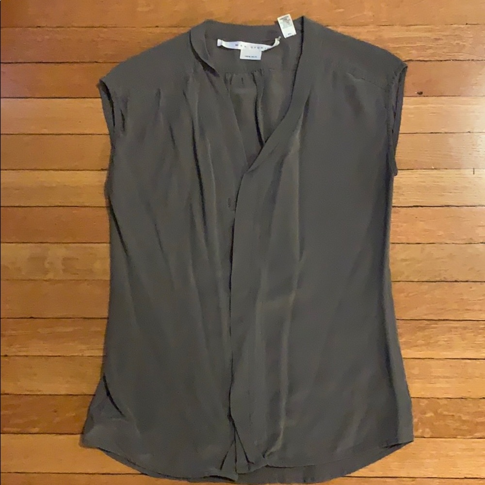 Sleeveless gray 100% silk blouse